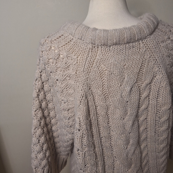 Banana Republic Cream Cable Knit Sweater - Picture 6 of 10